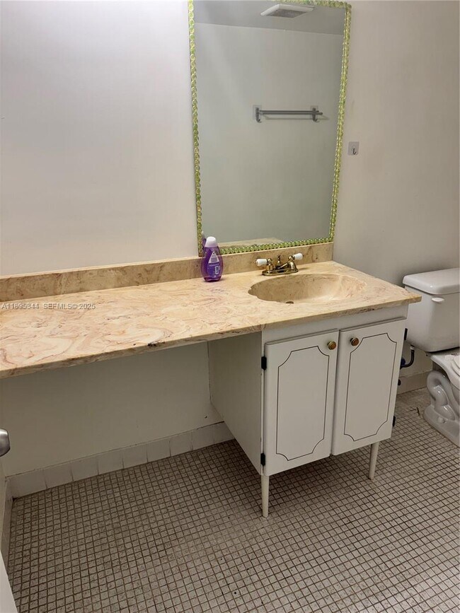 Building Photo - 14501 N Kendall Dr