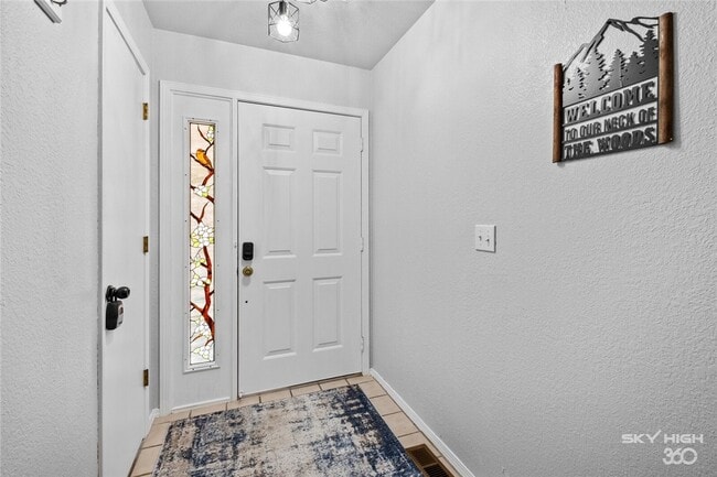 Building Photo - 13 Yarmouth Dr