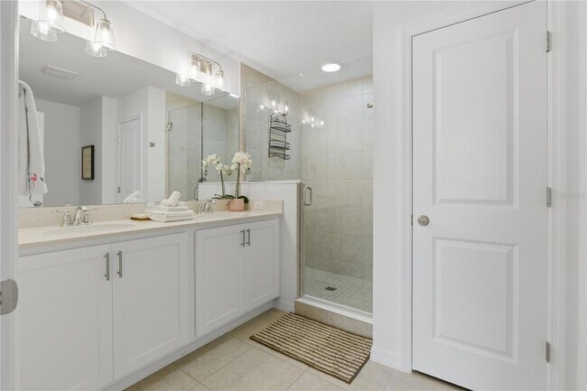 Building Photo - 710 Longboat Dr