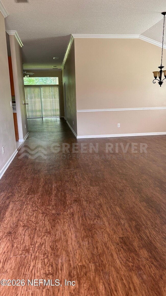 Building Photo - 2522 Willow Creek Dr