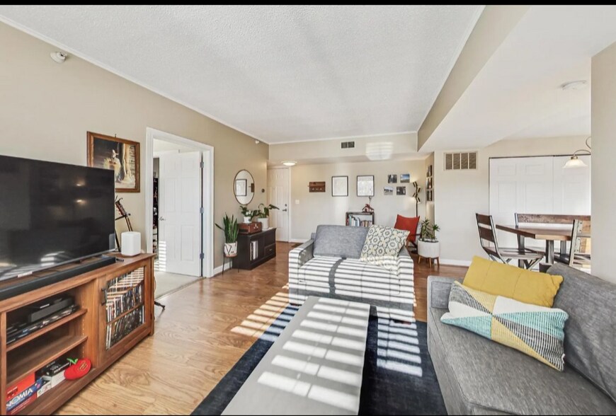 Building Photo - 245 Burlington Ave