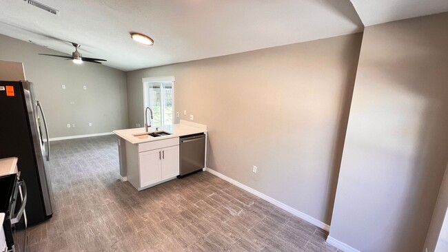 Building Photo - BEAUTIFUL 3 Bedroom 2 Bathroom home in Apopka