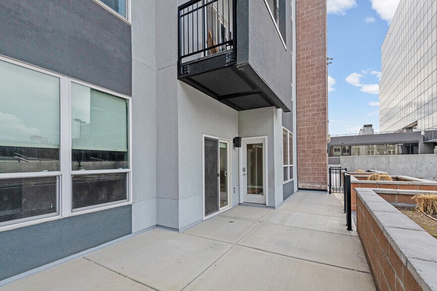 Building Photo - 350 S 200 E