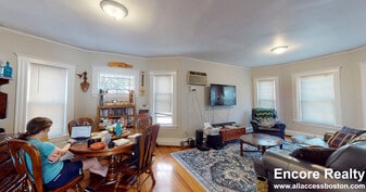 Building Photo - 8 Chapman Pl