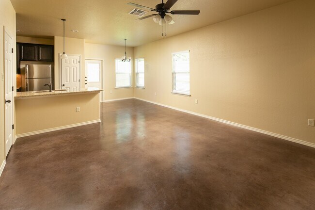 Building Photo - GORGEOUS 3 BEDROOM DUPLEX LOCATED IN BUDA, TEXAS!