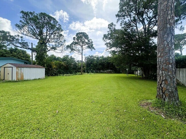 Building Photo - 5586 3rd Rd