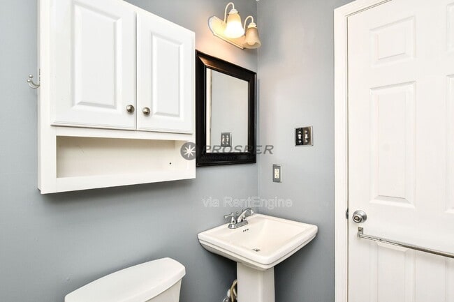 Building Photo - 1082 Hampton Rd