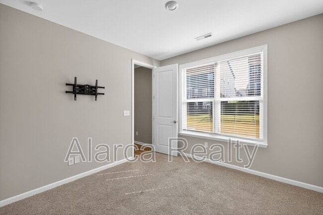 Building Photo - 256 W Waterlynn Rd