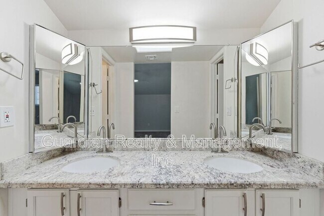 Building Photo - 4397 S Potter Dr