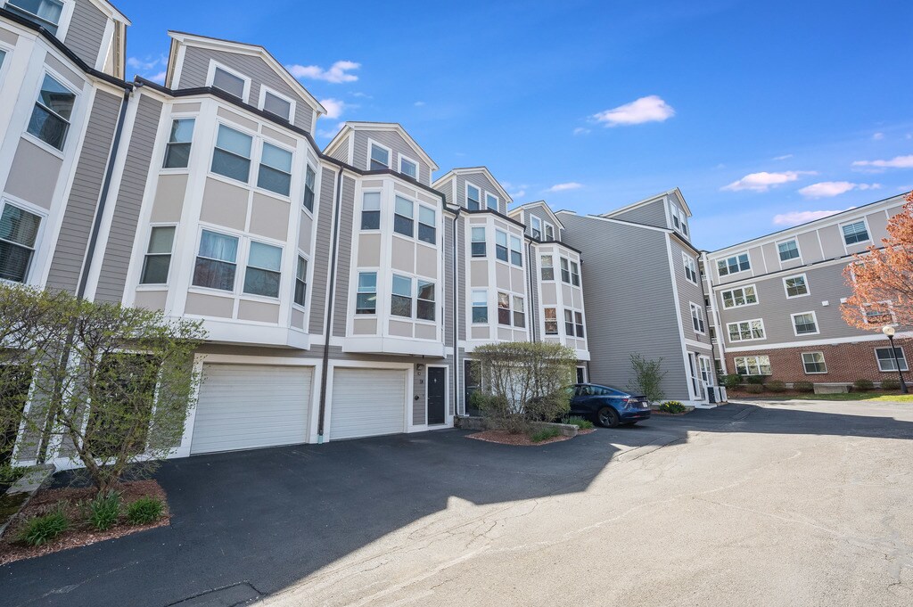 Building Photo - 316 Rindge Ave