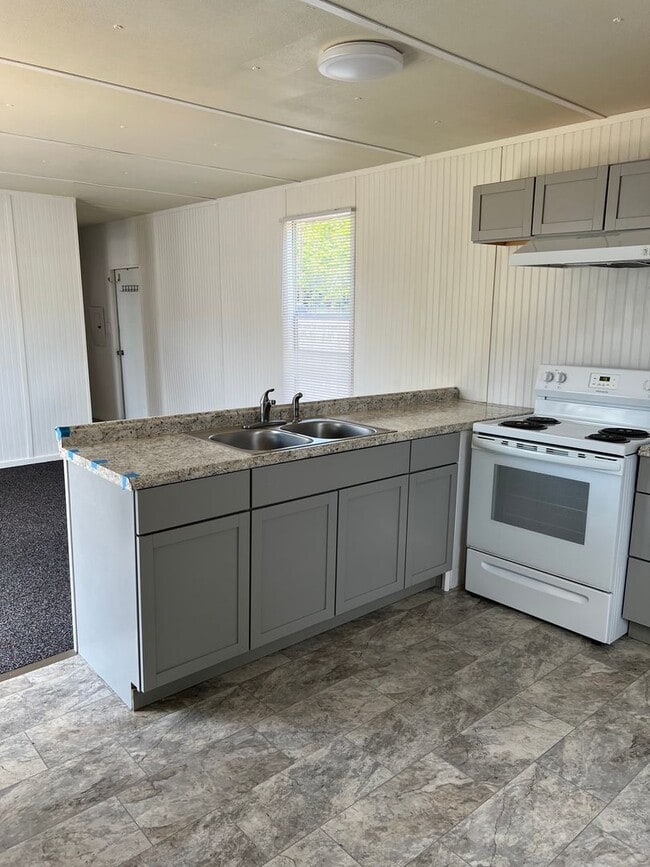 Building Photo - Affordable 2-Bedroom /1-bath-Mobile Home -...