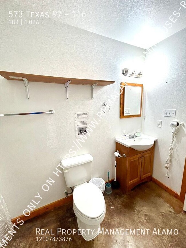 Building Photo - AVAILABLE NOW! 1 Bedroom / 1 Bath Lodge w/...