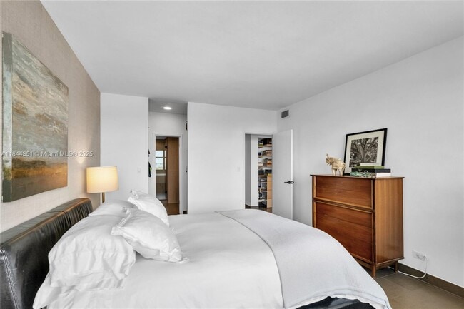 Building Photo - 7441 Wayne Ave