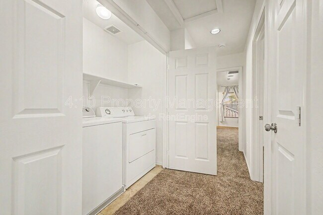 Building Photo - 6355 W Sophie Ln