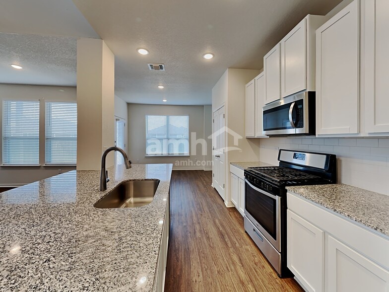 Building Photo - 2718 Brogan Crk