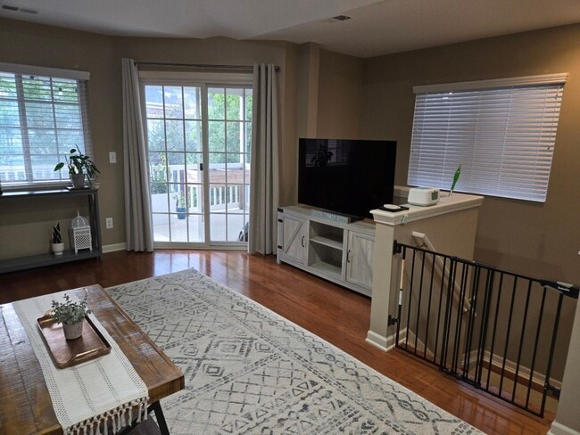 Building Photo - 6725 Boulder Pointe Dr
