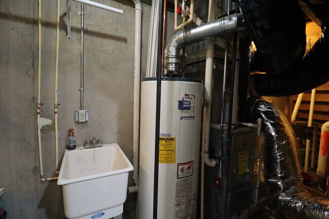 Utility Sink in Basement - 8805 Hillside Way