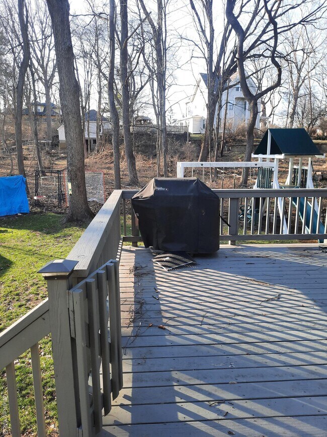 Building Photo - 23 Valley Ave