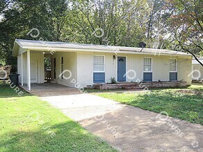 Building Photo - 3510 Avondale!