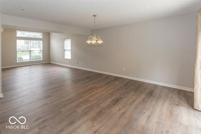 Building Photo - 10686 Trailwood Dr
