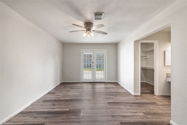 Building Photo - 22115 Fincastle Dr