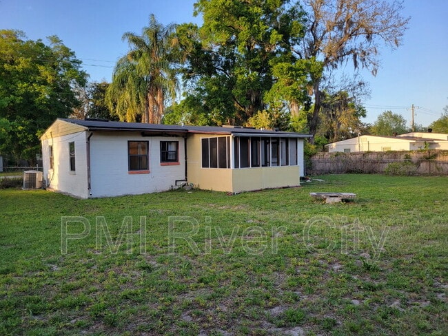 Building Photo - 2916 Rainbow Rd