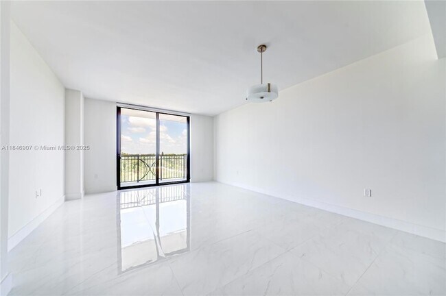 Building Photo - 301 Altara Ave