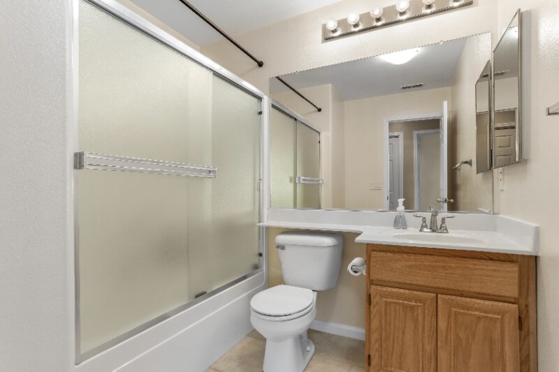 Building Photo - 2201 Bridle Creek Cir