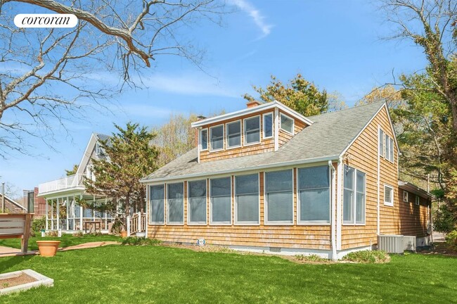Building Photo - 201 Three Mile Harbor Hog Creek