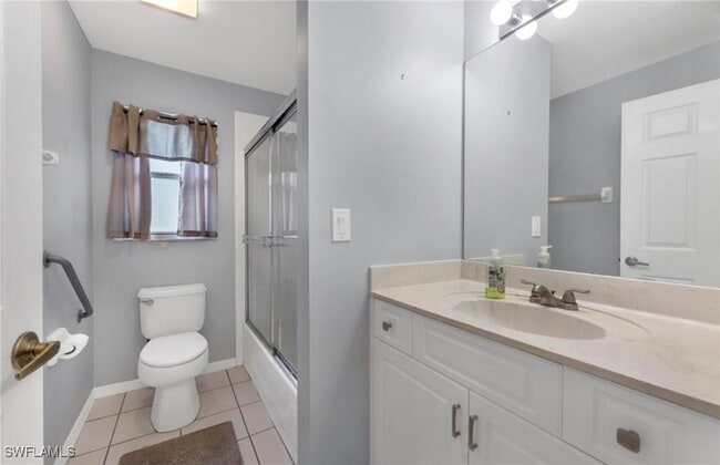 Building Photo - 1749 Royal Cir