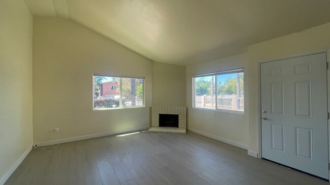 Building Photo - 3 BDRM, 2BA+ Attached Garage in San Marcos...