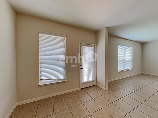 Building Photo - 7734 Watersedge Cove