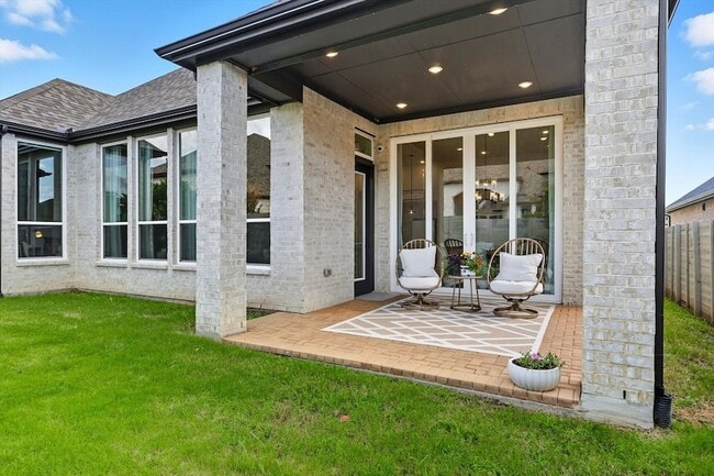 Building Photo - 2016 Strolling Wy