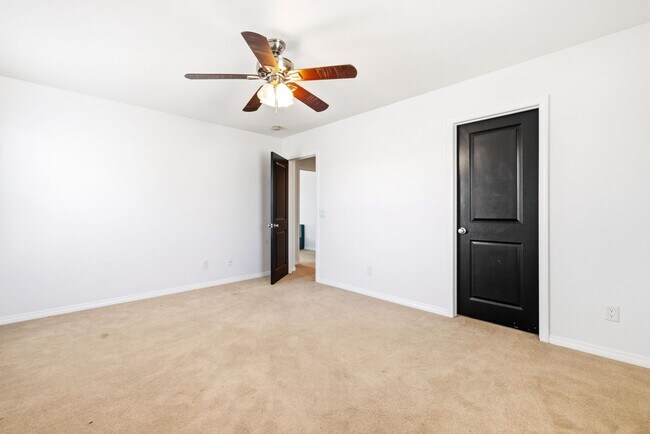 Building Photo - 4 bedrooms / 3 bathroom OPEN floor plan HOUSE for rent in LANCASTER