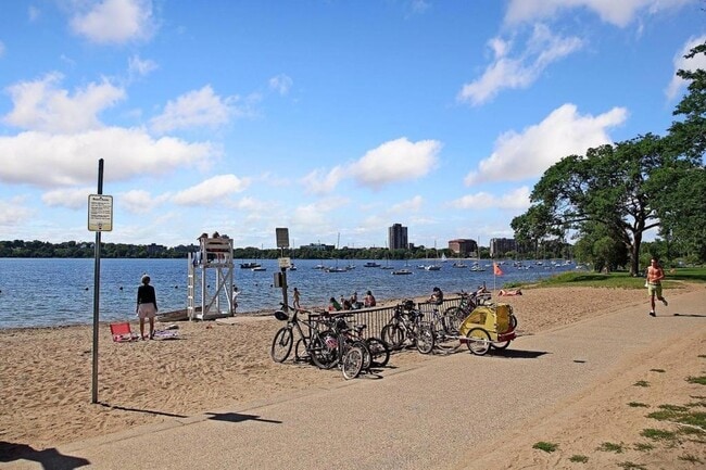 Building Photo - 3023 Dupont Ave S