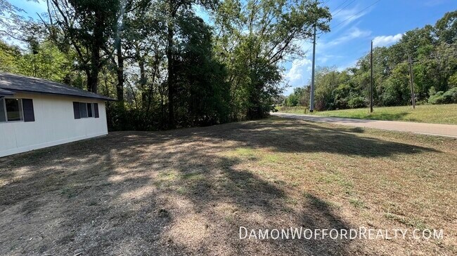 Building Photo - 242 Old Town Crossing