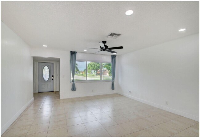 Building Photo - 965 Orchid Dr