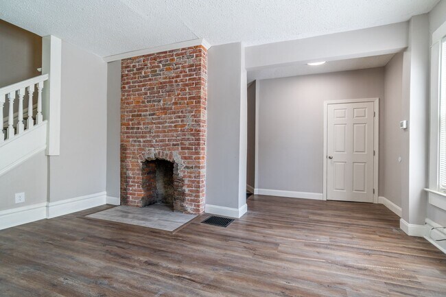 Building Photo - 810 Miller Ave