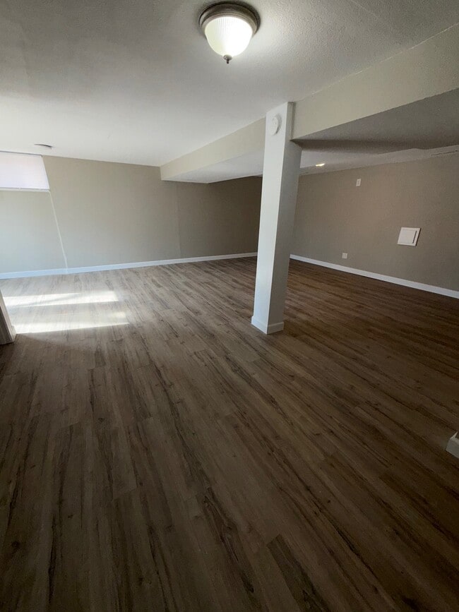 Building Photo - 732 E Culton St