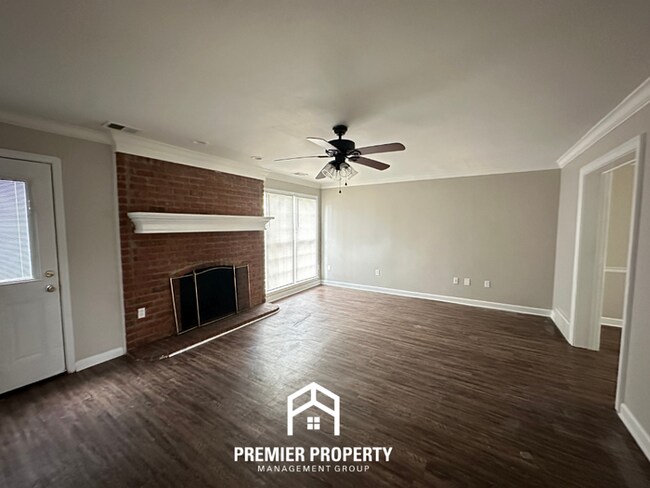 Building Photo - Stunning 4BR Cordova Home | Chef's Kitchen with Island, Formal Dining & Fireplace