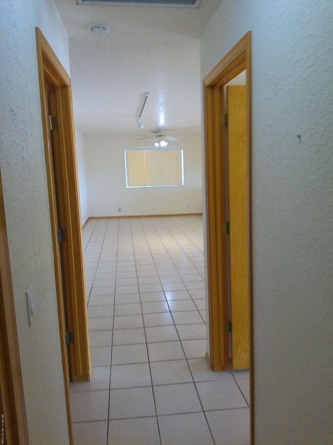 Building Photo - 1771 Miramar Dr