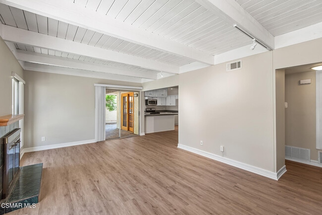 Building Photo - 1520 Redwood Cir