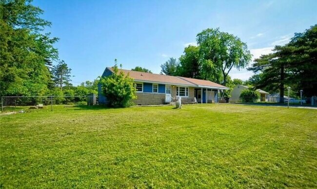 Building Photo - Lincoln Ave