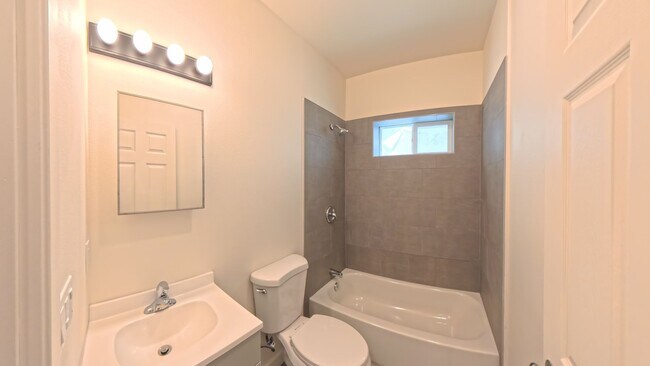 Building Photo - 847 Winston Dr
