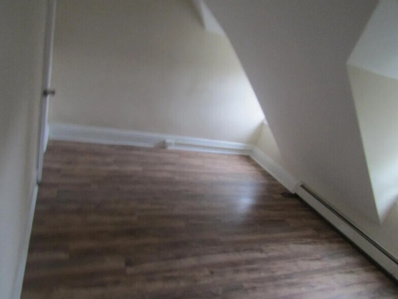 Building Photo - 132 Highland Ave