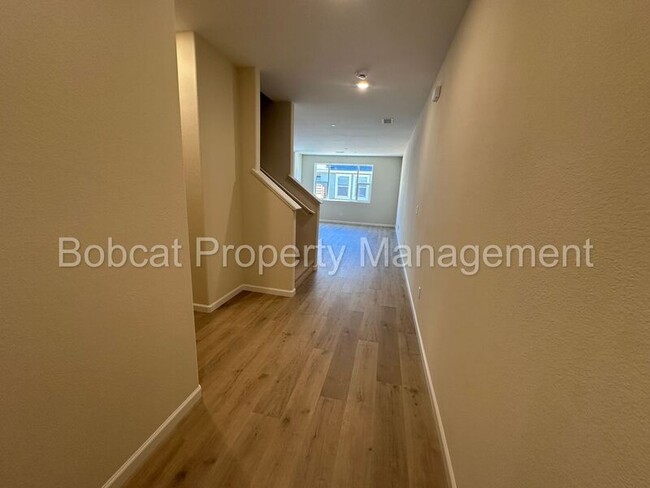 Building Photo - 862 Furlong Dr