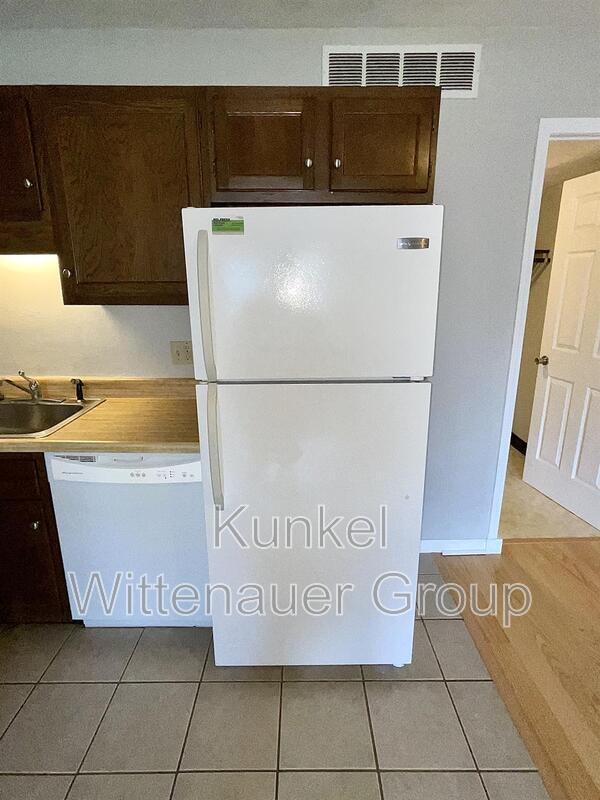 Building Photo - 435-7 Ponderosa Ave