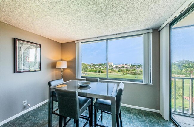 Building Photo - 6104 Palma Del Mar Blvd S