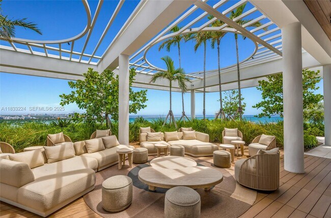 Building Photo - 580 72nd St