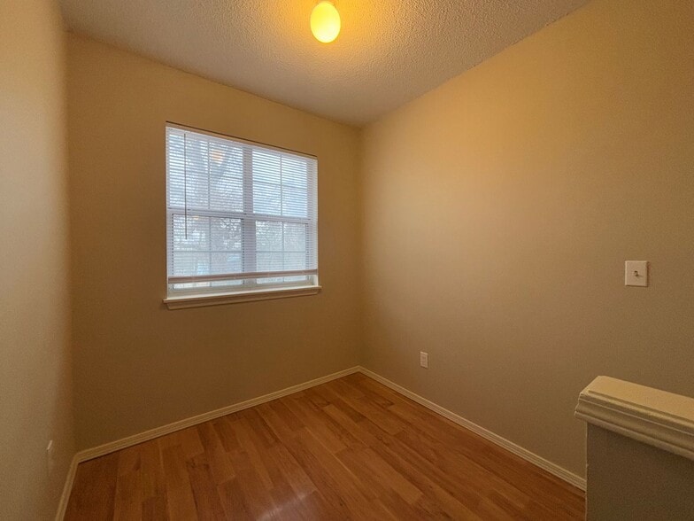 Building Photo - 3213 Cardinal Creek Cir